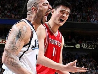 姚明为何打不了小斯？从技术、战术与时代背景解析经典对位迷思