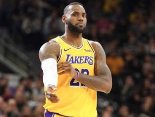 篮下巨人的数字图腾，NBA中锋球衣号码背后的荣耀与传承
