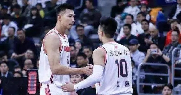 CBA激战正酣,易建联复出砍下24分,广东宏远豪取八连胜 CBA激战正酣,易建联复出砍下24分,广东宏远豪取八连胜