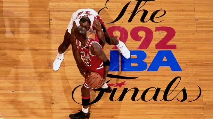重返98年NBA赛场，录像回放中的传奇与激情