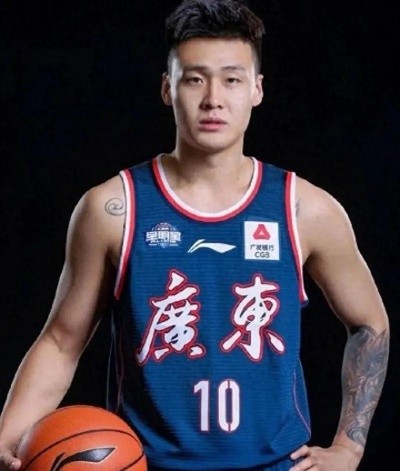 为什么很多女孩喜欢赵睿？从球场到人格的魅力全解析