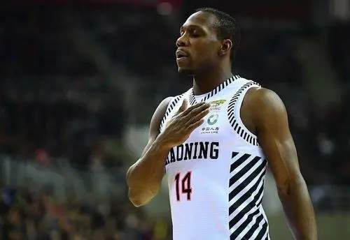 CBA传奇外援哈德森身高之谜，1米91的身高如何铸就CBA历史得分王？
